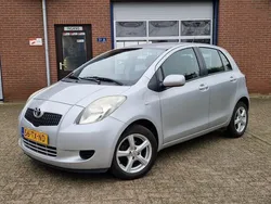 Grijs, metallic lak Gebruikt 2007 Toyota Yaris Sol Hatchback | € 3.750 (Eerlijke prijs)