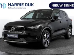 Zwart Gebruikt 2022 Volvo XC40 Inscription SUV | € 31.995 (Goede deal)