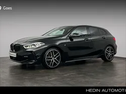Zwart Gebruikt 2019 BMW 118 Comfort Edition Hatchback | € 27.440 (Duur)