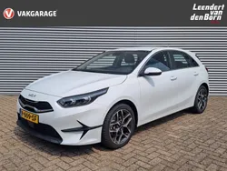Wit, metallic lak Gebruikt 2022 Kia Ceed GT-Line Hatchback | € 25.495 (Eerlijke prijs)