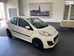 Wit Gebruikt 2012 Peugeot 107 Active Hatchback | € 2.999 (Eerlijke prijs)