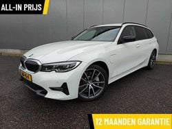 Wit Gebruikt 2020 BMW 330e Executive Stationwagen | € 29.940 (Goede deal)
