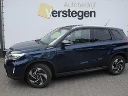 Blauw Gebruikt 2024 Suzuki Vitara Style SUV | € 29.950 (Eerlijke prijs)