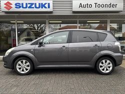 Grijs Gebruikt 2010 Toyota Verso Luna MPV | € 5.900 (Iets duurder)