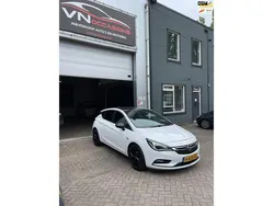 Wit Gebruikt 2018 Opel Astra Business Hatchback | € 12.950 (Eerlijke prijs)
