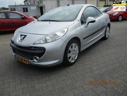 Grijs Gebruikt 2007 Peugeot 207 CC Cabriolet | € 2.749 (Eerlijke prijs)