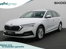 Wit Gebruikt 2024 Skoda Octavia Business Line Stationwagen | € 27.900 (Goede deal)
