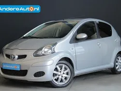 Grijs Gebruikt 2011 Toyota Aygo Comfort Hatchback | € 2.295 (Goede deal)