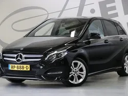 Zwart Gebruikt 2018 Mercedes B180 Ambition MPV | € 13.950 (Eerlijke prijs)