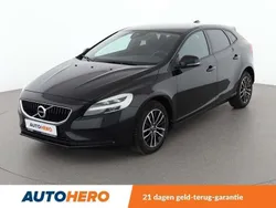 Zwart Gebruikt 2016 Volvo V40 Momentum Stationwagen | € 16.749 (Goede deal)