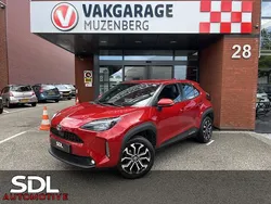 Rood, metallic lak Gebruikt 2022 Toyota Yaris Cross Edition SUV | € 24.945 (Goede deal)
