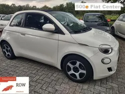 Wit, andere lak Gebruikt 2021 Fiat 500e Passion Cabriolet | € 19.950 (Eerlijke prijs)
