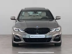 Grijs Gebruikt 2022 BMW 330e M Sport Sedan | € 38.500 (Eerlijke prijs)