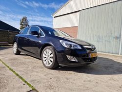 Zwart (metallic) Gebruikt 2012 Opel Astra Cosmo Hatchback | € 3.750 (Super prijs)