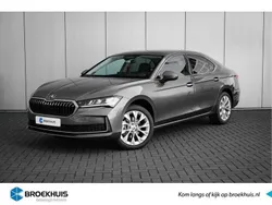 Grijs, metallic lak Nieuw 2025 Skoda Superb First Edition Hatchback | € 51.215