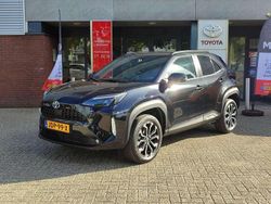 Zwart, metallic lak Gebruikt 2024 Toyota Yaris Cross Style SUV | € 28.900 (Eerlijke prijs)