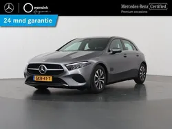 Grijs, metallic lak Gebruikt 2024 Mercedes A180 Edition Hatchback | € 32.350 (Goede deal)