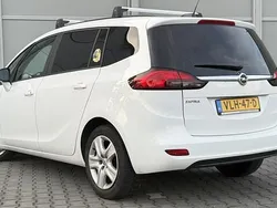 Wit Gebruikt 2017 Opel Zafira Tourer MPV | € 4.899