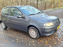 Grijs Gebruikt 2002 Fiat Punto Dynamic Hatchback | € 750 (Eerlijke prijs)