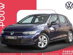 Blauw Gebruikt 2024 VW Golf VIII Life Hatchback | € 23.900 (Goede deal)