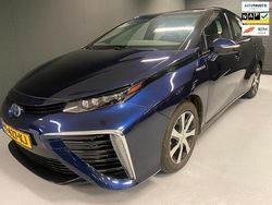 Blauw Gebruikt 2017 Toyota Mirai Executive Sedan | € 24.950