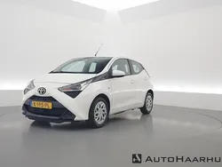 Wit Gebruikt 2021 Toyota Aygo X-play Hatchback | € 9.750 (Eerlijke prijs)