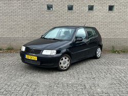 Zwart Gebruikt 2001 VW Polo Comfortline Hatchback | € 1.500