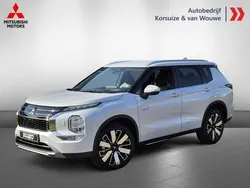 Wit Nieuw 2025 Mitsubishi Outlander Edition SUV | € 58.390 (Eerlijke prijs)