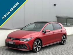 Rood, metallic lak Gebruikt 2021 VW Golf VIII GTE Hatchback | € 25.995 (Eerlijke prijs)