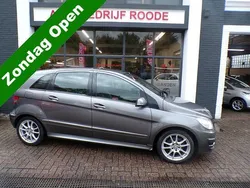 Grijs Gebruikt 2009 Mercedes B200 MPV | € 3.350 (Goede deal)