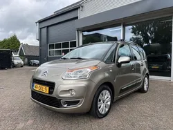 Beige, metallic lak Gebruikt 2011 Citroën C3 Picasso SELECTION MPV | € 4.400
