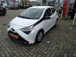 Wit Gebruikt 2020 Toyota Aygo Hatchback | € 9.950 (Eerlijke prijs)