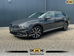 Grijs Gebruikt 2020 VW Passat Stationwagen | € 20.940 (Goede deal)