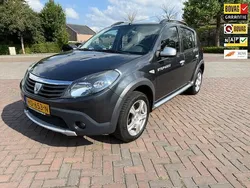 Grijs, metallic lak Gebruikt 2009 Dacia Sandero Stepway Hatchback | € 3.980 (Eerlijke prijs)