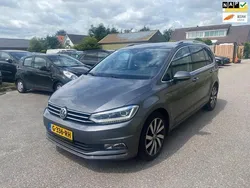 Grijs Gebruikt 2016 VW Touran Highline MPV | € 14.950