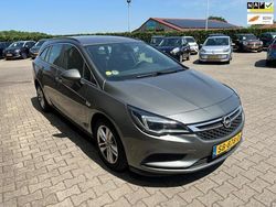 Grijs Gebruikt 2018 Opel Astra Business Stationwagen | € 5.450