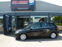 Zwart Gebruikt 2018 Mercedes B180 Ambition MPV | € 18.850 (Eerlijke prijs)