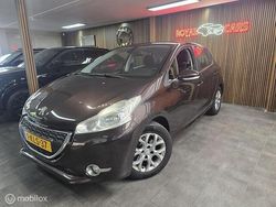 Bruin Gebruikt 2013 Peugeot 208 Envy Hatchback | € 4.990 (Eerlijke prijs)