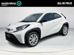 Wit Nieuw 2025 Toyota Aygo Play Hatchback | € 21.350 (Eerlijke prijs)