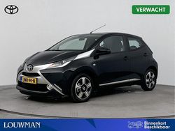 Gebruikt 2015 Toyota Aygo X-clusiv Hatchback | € 14.900 (Duur)