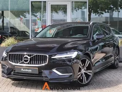 Zwart Gebruikt 2020 Volvo V60 Inscription Stationwagen | € 26.700 (Goede deal)