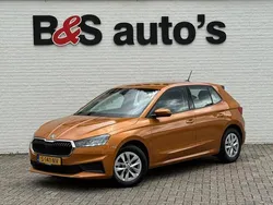 Oranje Gebruikt 2023 Skoda Fabia Ambition Hatchback | € 17.700 (Eerlijke prijs)
