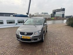 Grijs Gebruikt 2010 VW Touran MPV | € 3.950 (Goede deal)