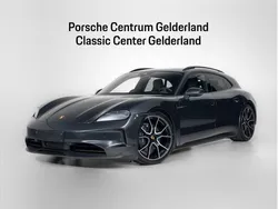 Vulkaangrijs metallic Gebruikt 2024 Porsche Taycan Sport Turismo Sedan | € 109.900