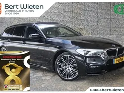 Zwart Gebruikt 2020 BMW 520 M Sport Stationwagen | € 36.290 (Duur)