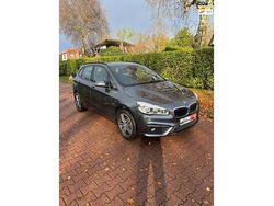 Grijs (metallic) Gebruikt 2018 BMW 218 Executive Stationwagen | € 16.950 (Super prijs)