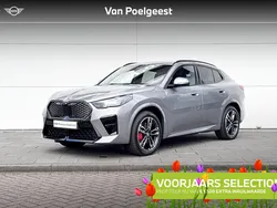 Skyscraper grey metallic (grijs metallic) Gebruikt 2024 BMW iX2 Executive SUV | € 47.900 (Eerlijke prijs)
