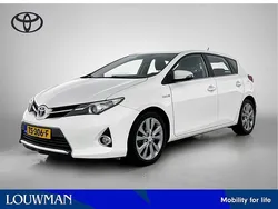 Wit Gebruikt 2015 Toyota Auris Executive Hatchback | € 11.945 (Eerlijke prijs)