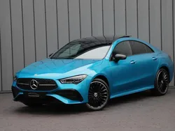 Blauw, metallic lak Gebruikt 2023 Mercedes CLA250 AMG Sedan | € 41.950 (Eerlijke prijs)