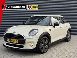 Wit Gebruikt 2017 Mini Cooper Business Hatchback | € 13.745 (Eerlijke prijs)